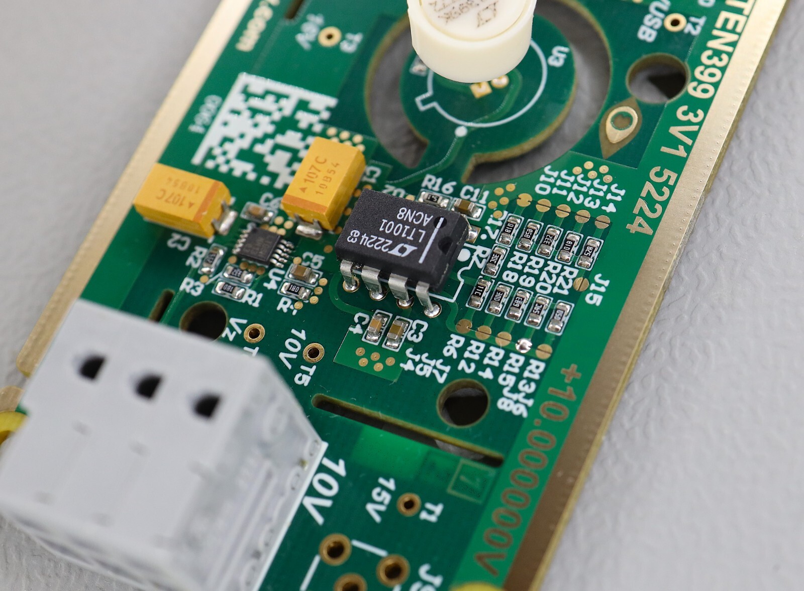 ADR1399 10V Precision voltage Reference Calibrated DMM7510 PCB with Enclosure