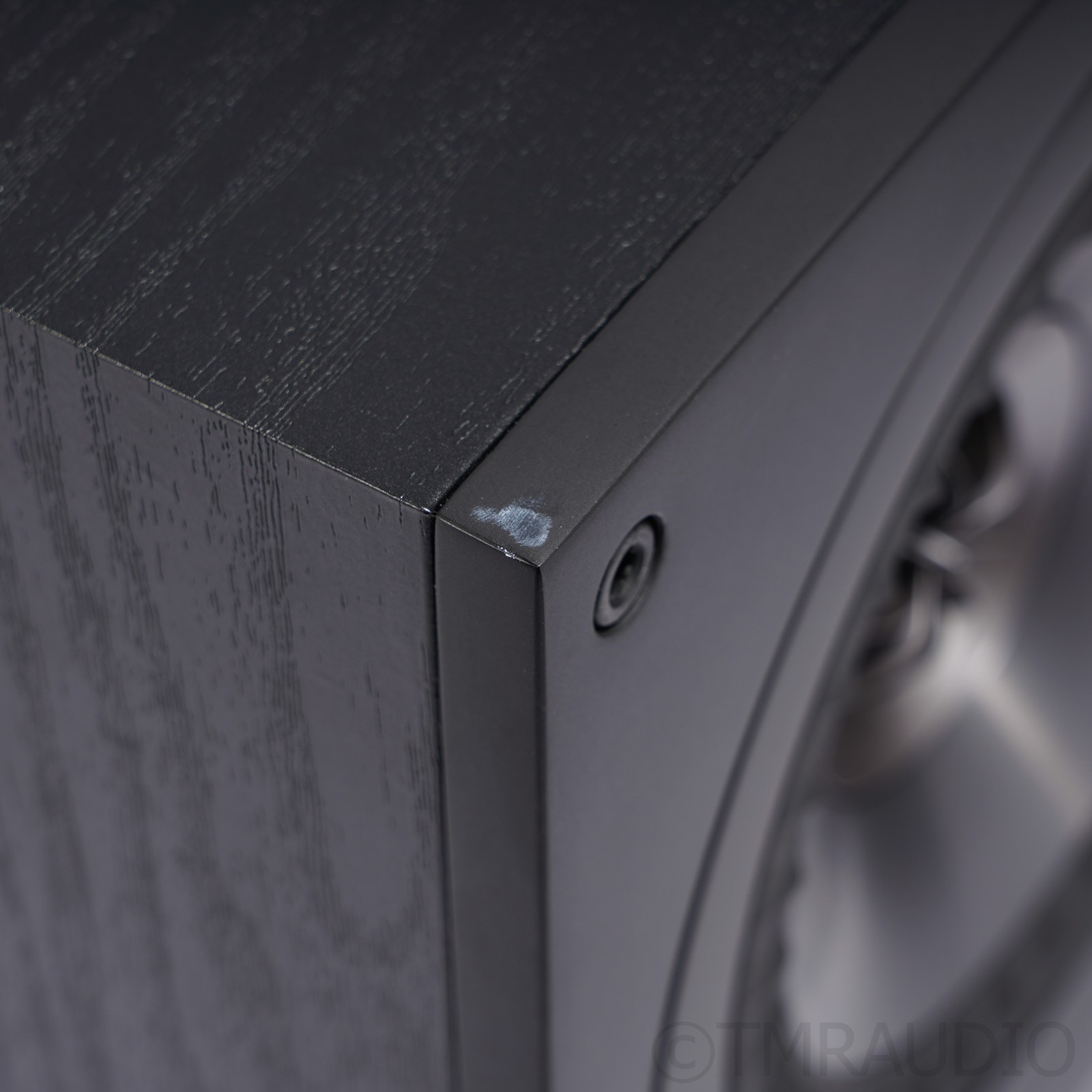 KEF Q100 Bookshelf Speakers; Black Pair