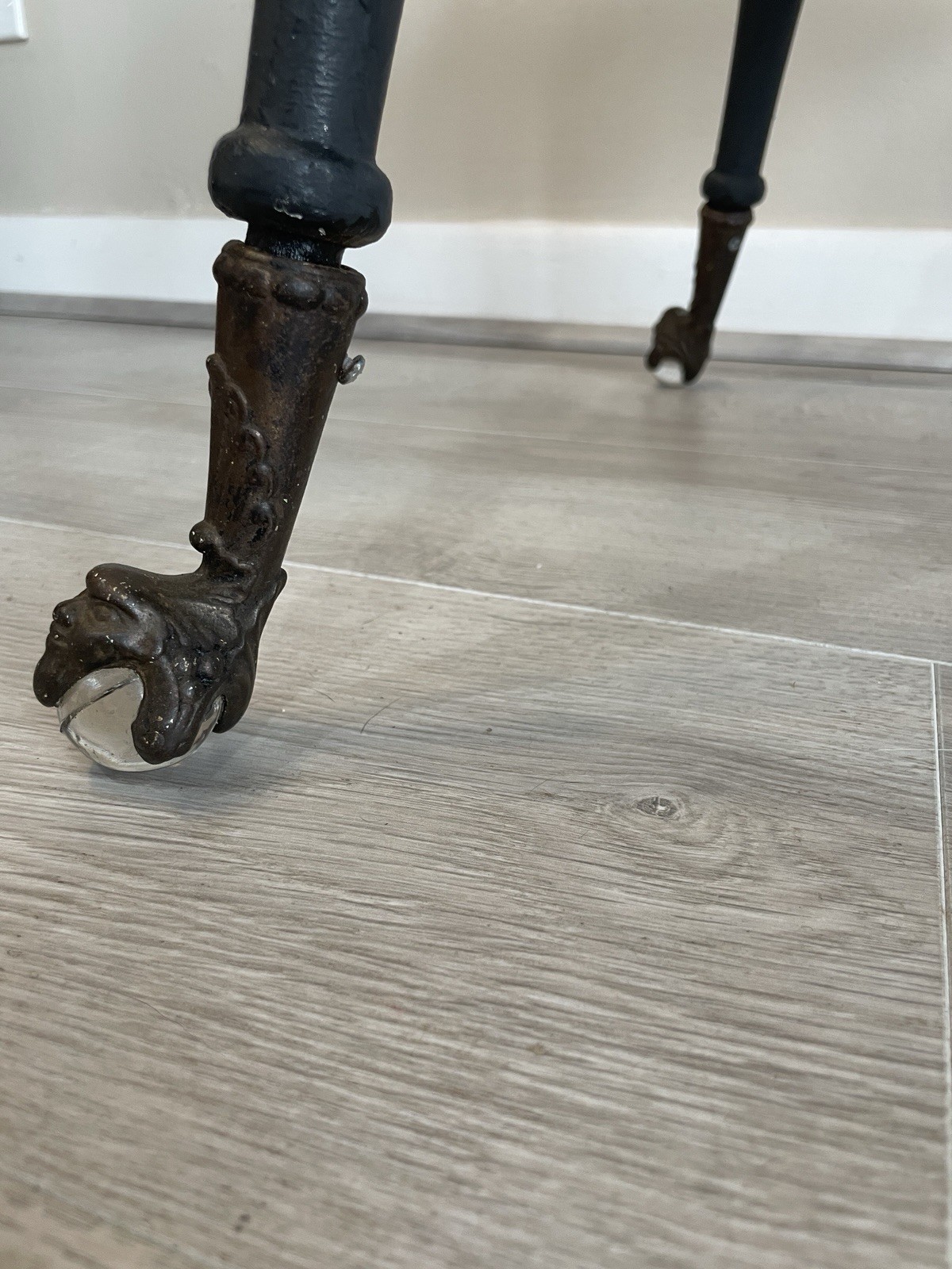 Antique Vintage Victorian Parlor Wooden Glass Ball And Claw Feet Side End Table
