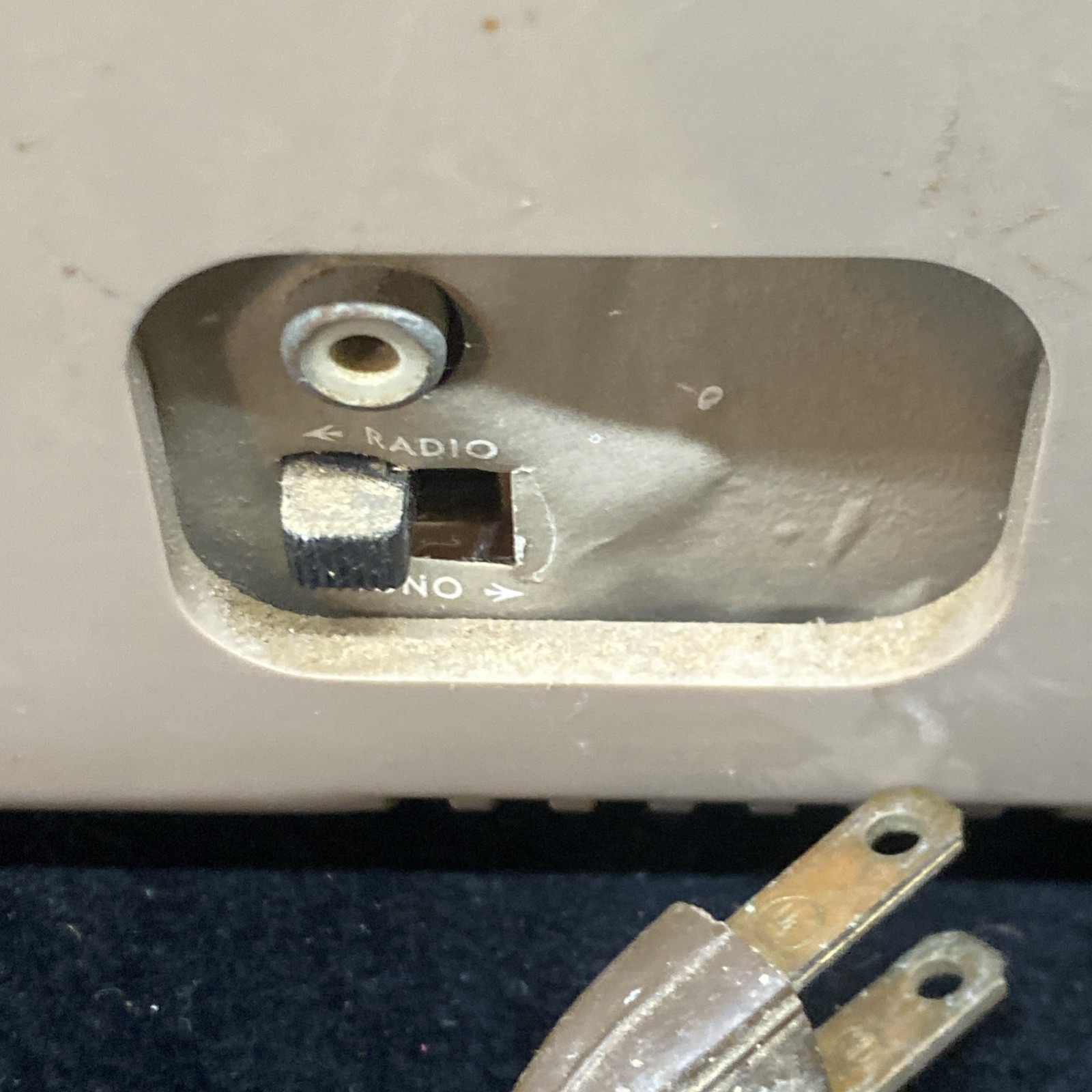 ZENITH AUTOMATIC FREQUENCY CONTROL GREEN TUBE RADIO (TESTED) Works VINTAGE 1950s