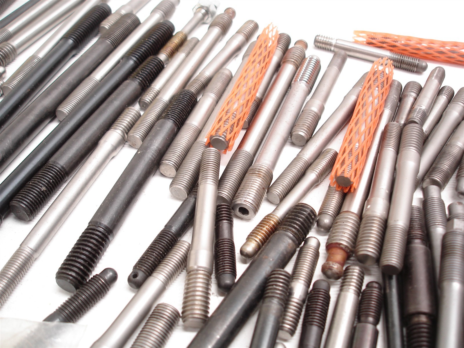 136 ARP / A1 TECHNOLOGIES BULK ASSORTED ENGINE STUDS 5/16"-1/2" HEAD MAIN CARB