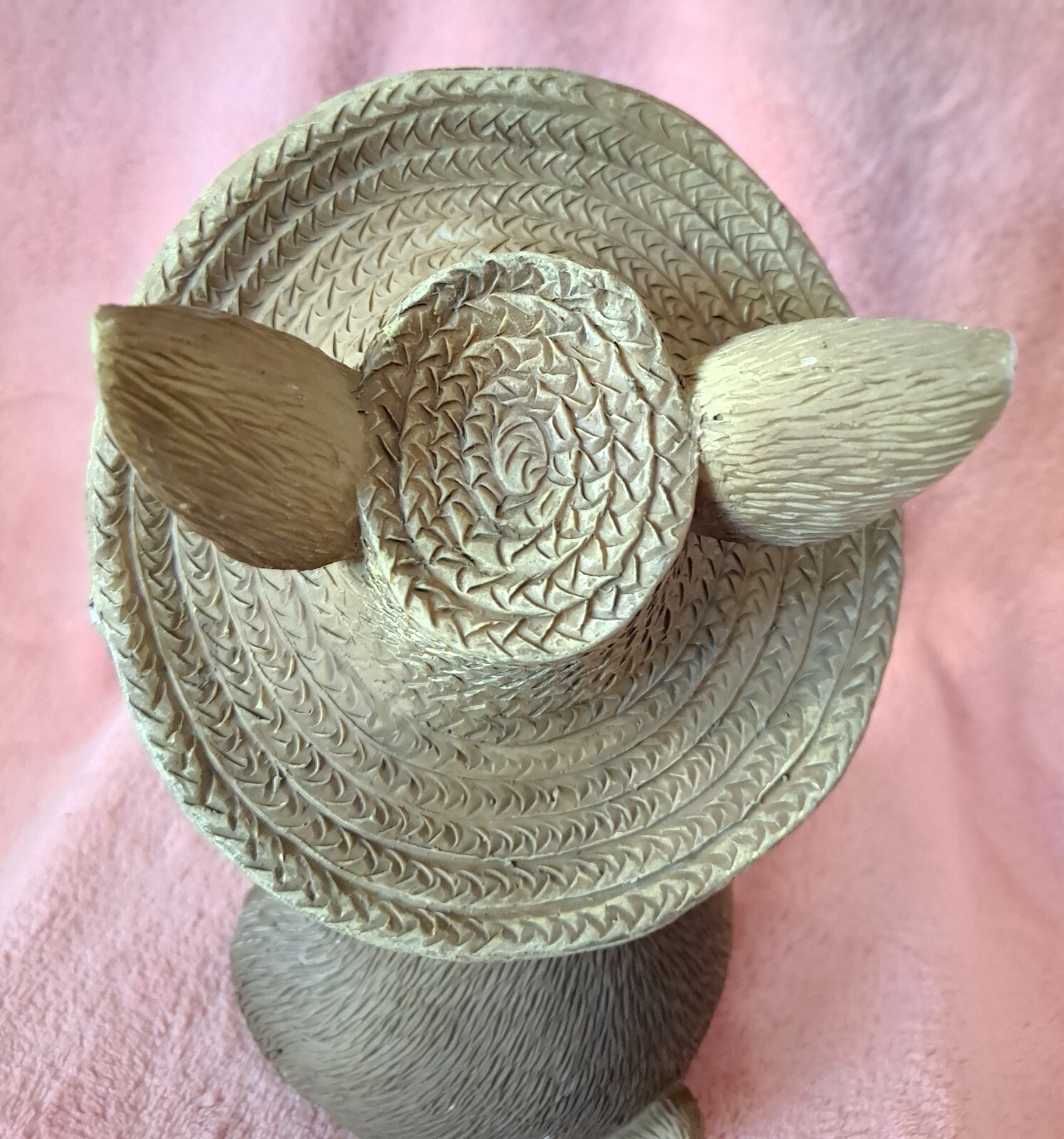 Resin Bunny Rabbit With Marble Eyes and Straw Hat Figurine Brown W / White Color