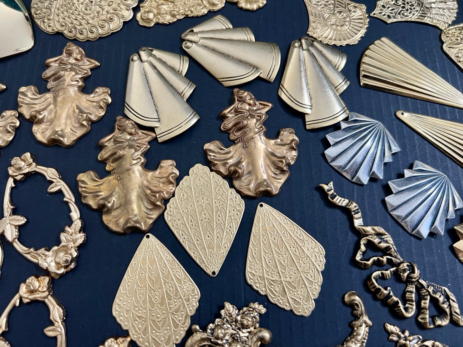 1 Lb + Vtg & New Metal Stampings Brass Gold Frames Settings Pendant Findings Lot