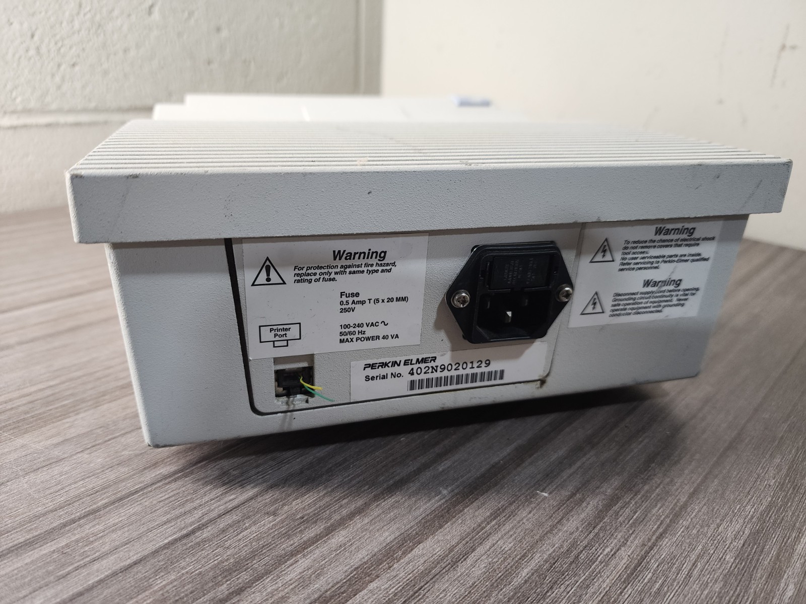 Perkin Elmer MBA 2000 UV/VIS Spectrometer N402-0050