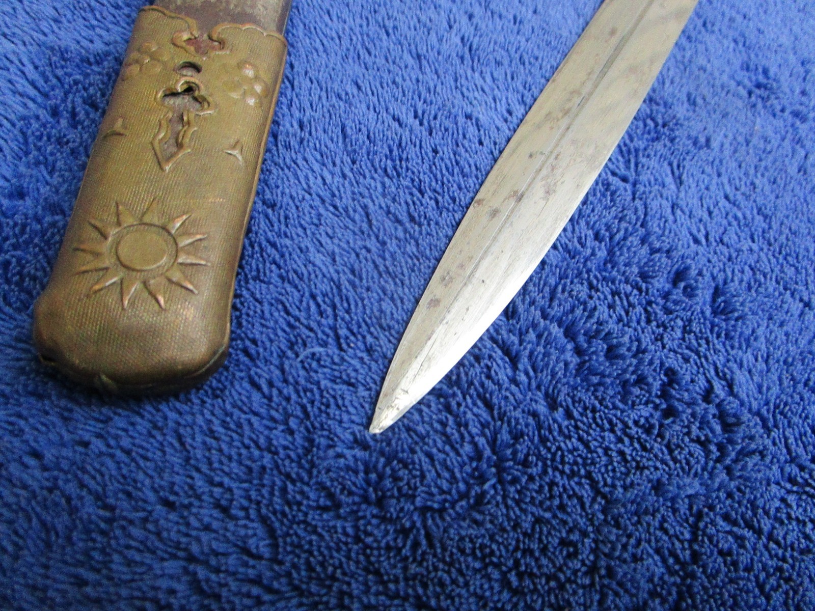 RARE ORIGINAL WW2 CHINESE NATIONALIST CHAI KAN SHEK DAGGER AND SCABBARD