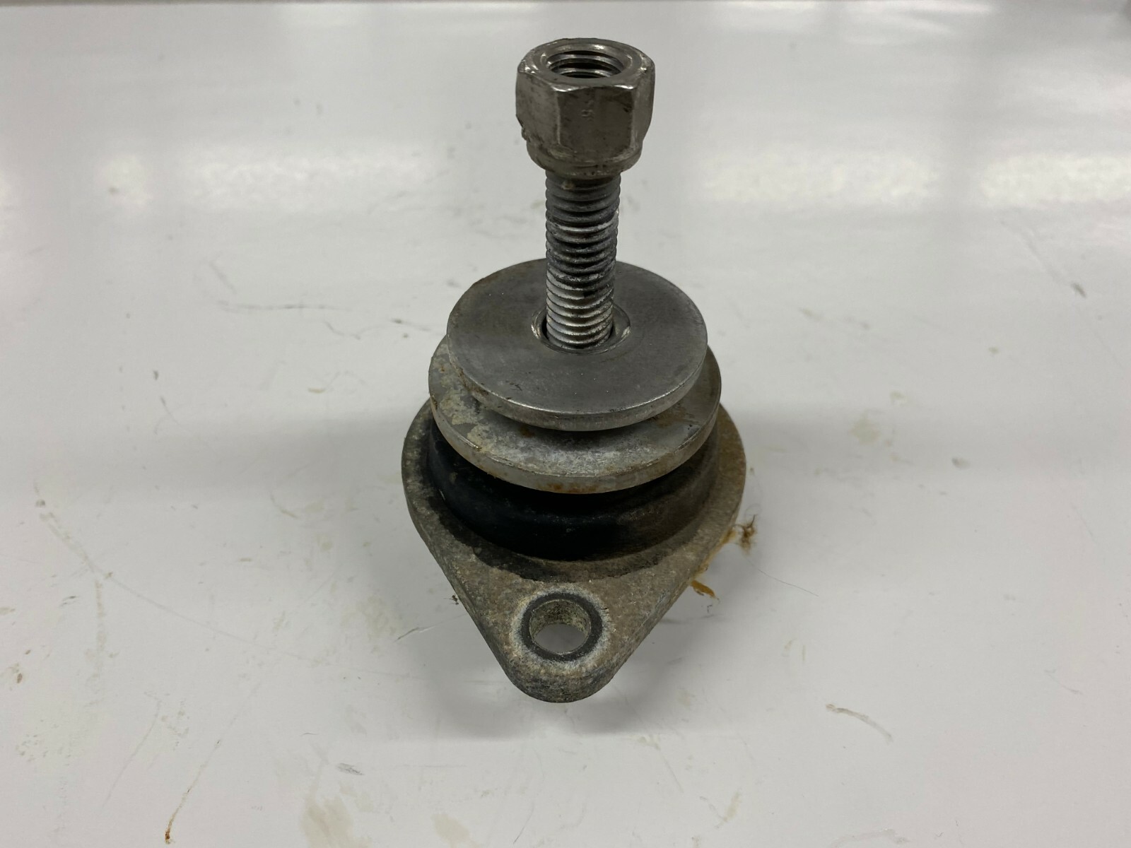 OMC Cobra Volvo 3853806-0983932 Rear Motor Mount