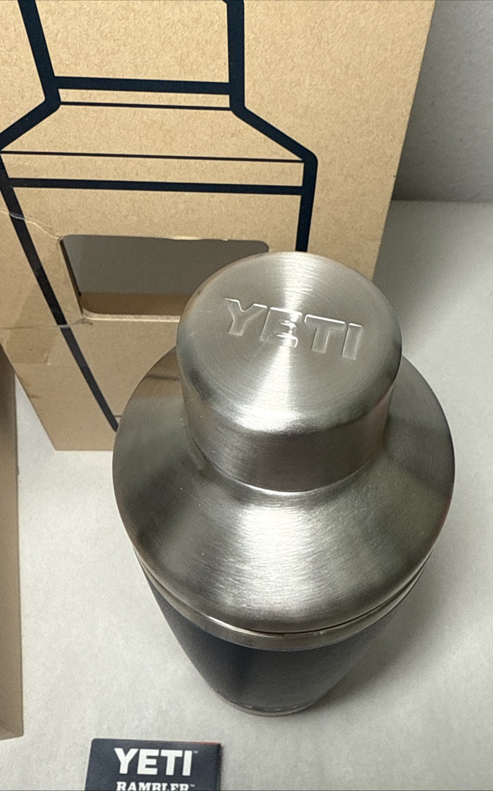 Yeti Rambler 20 oz Cocktail Shaker - Navy - NEW in Box w/ Paperwork