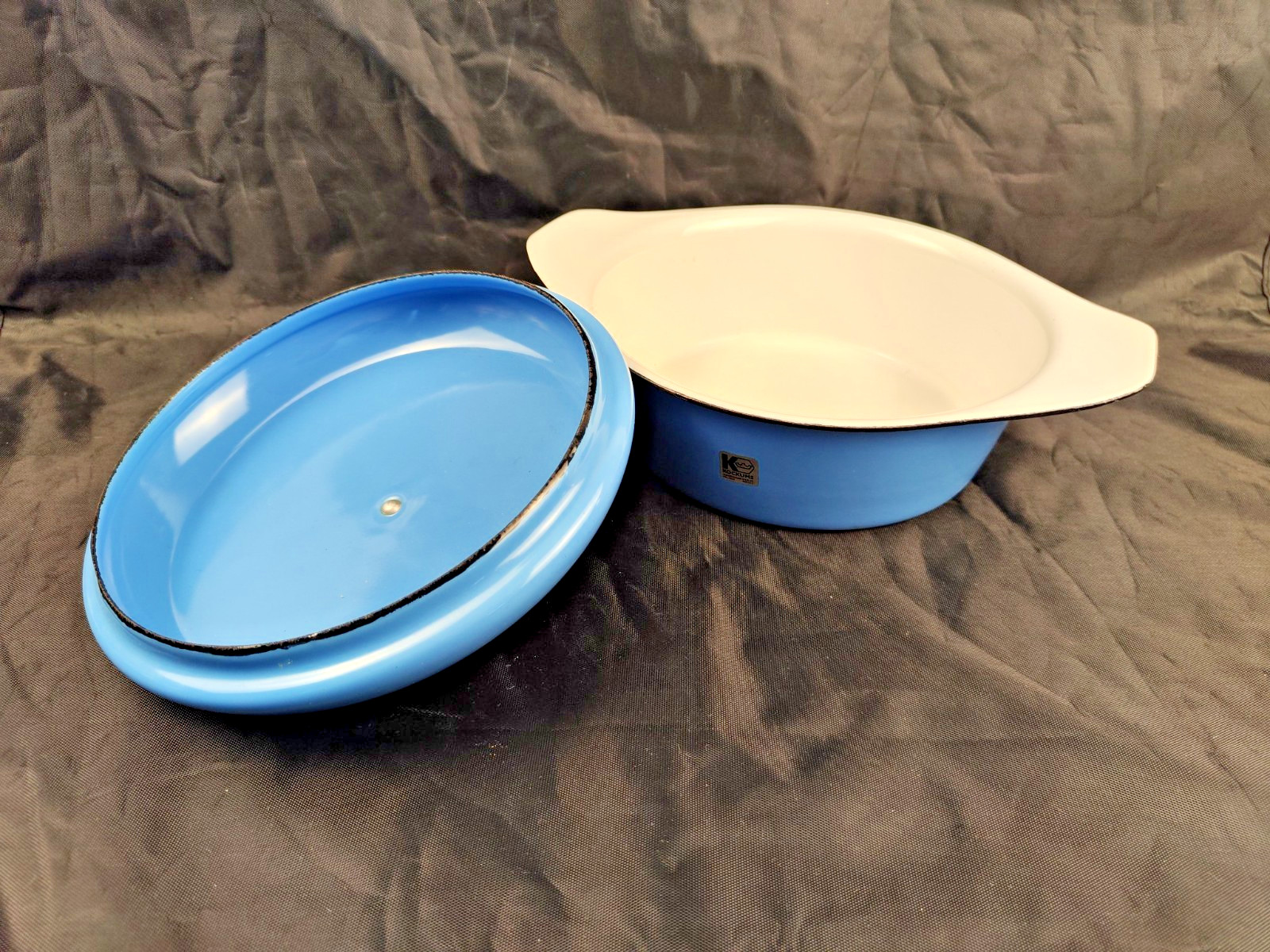 Kockums - Casserole with lid - Sweden - Model: Frestelse - cast iron, enamel