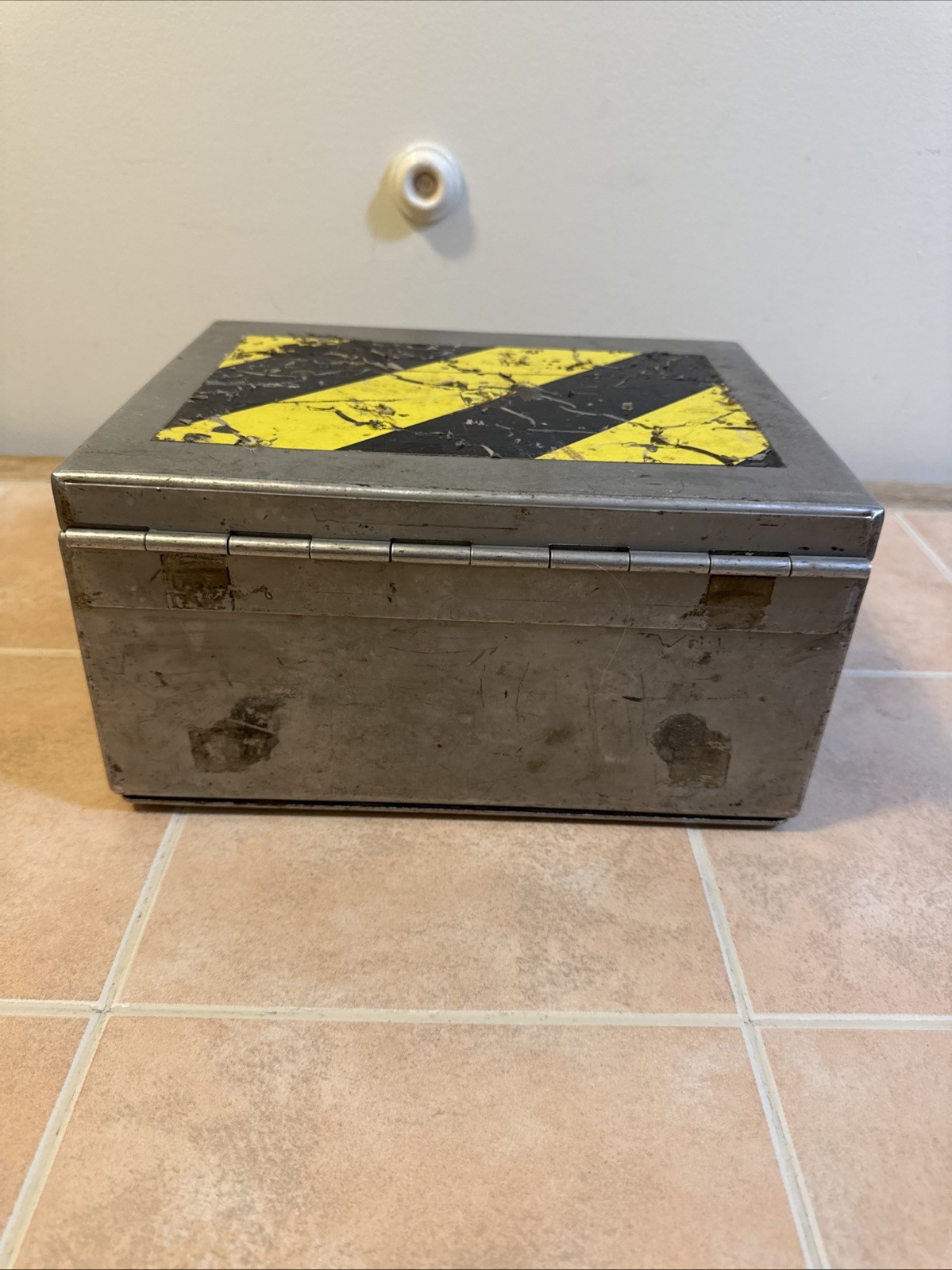 REO BM75- 10z Electric Blasting Machine