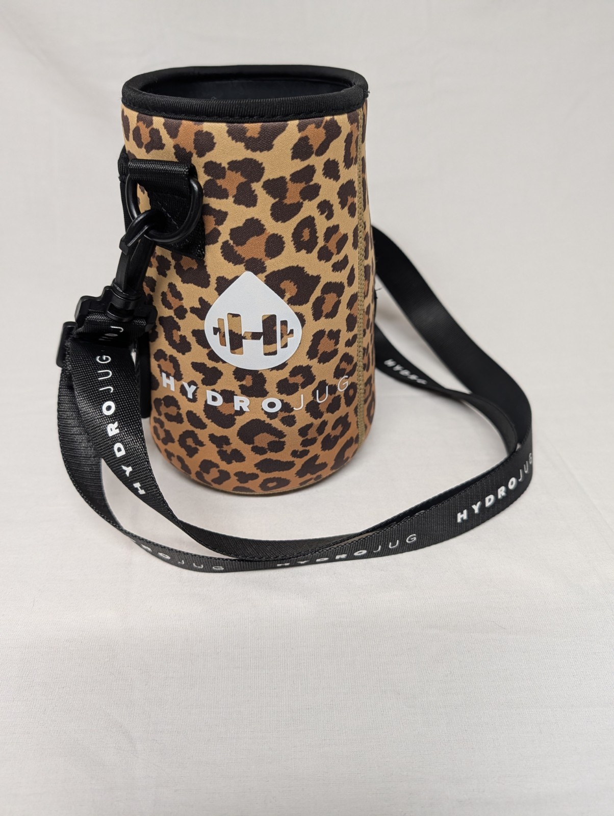 Hydrojug Sleeve With Black Strap Leopard Print