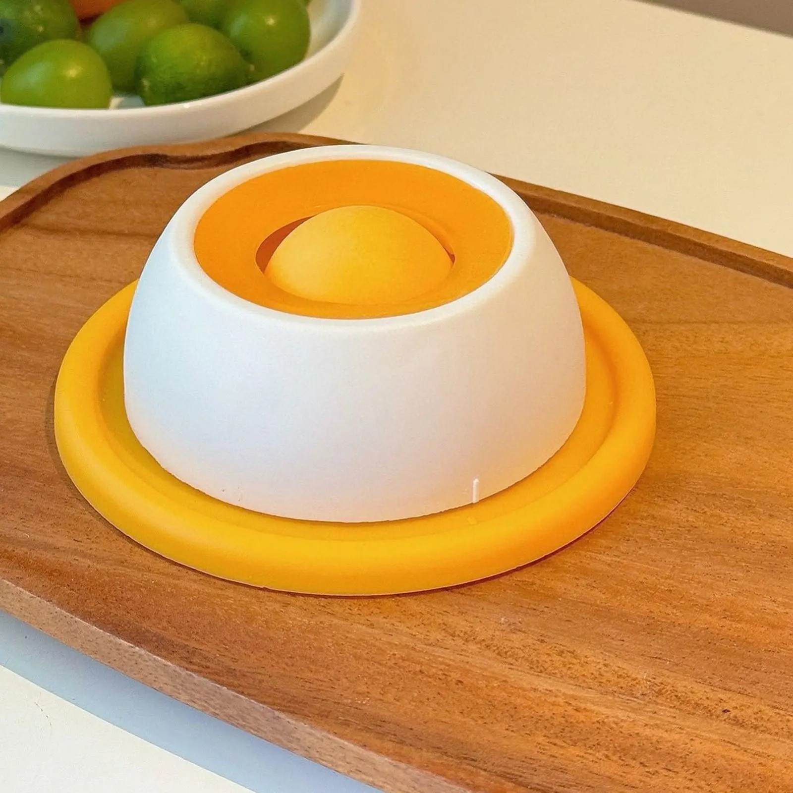 Pet Lick Bowl for Dogs Cats, Slow Feeder Lick Mats Anxiety Relief**