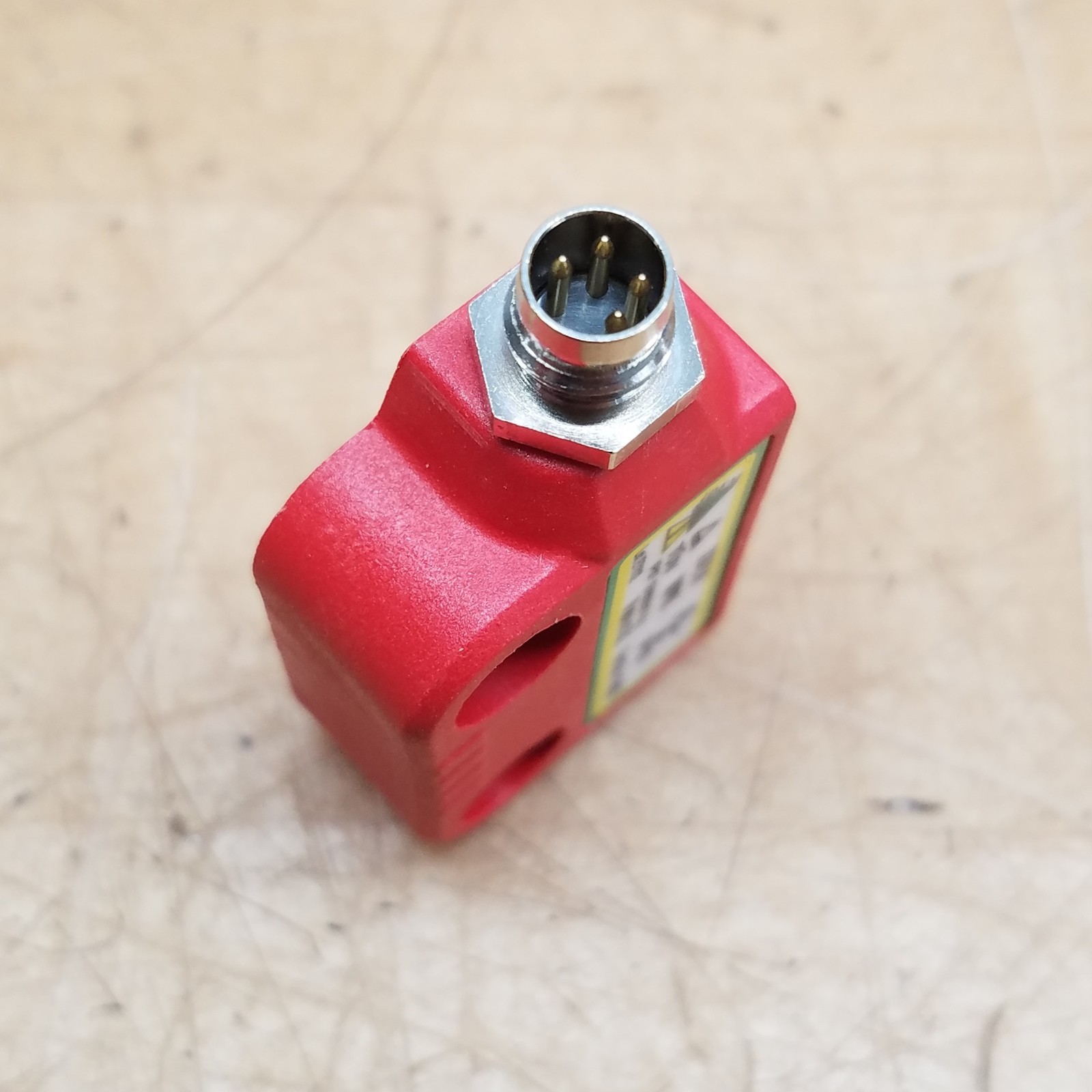 IDEM 114020 Non Contact Interlock Switch, 4 Pin - NEW