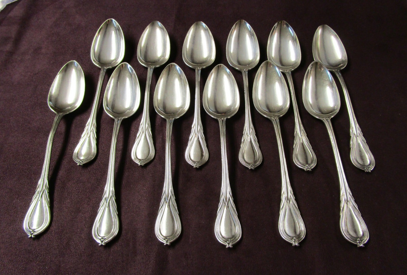 LILLY Antique English Silverplate 12 Dessert or Oval Soup Spoons