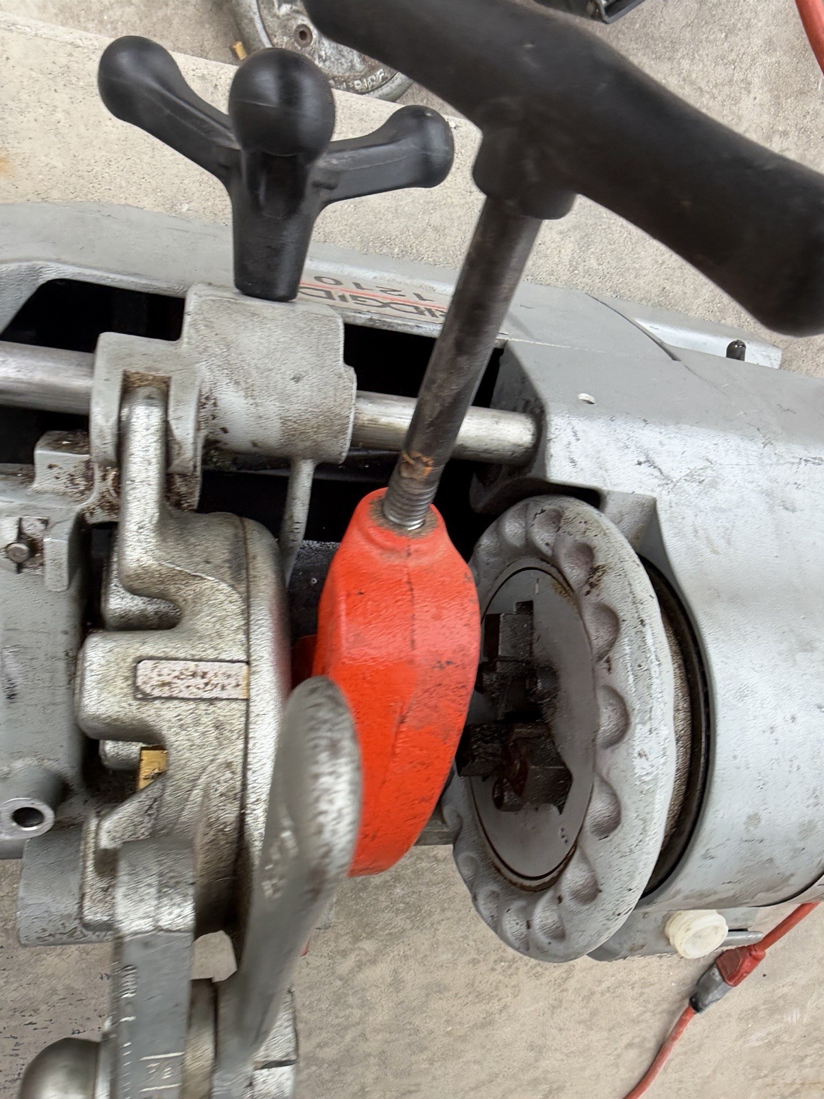 RIDGID 1210 PIPE THREADING MACHINE 110V WITH POWER CORD PEDAL ETC WORKS (READ)