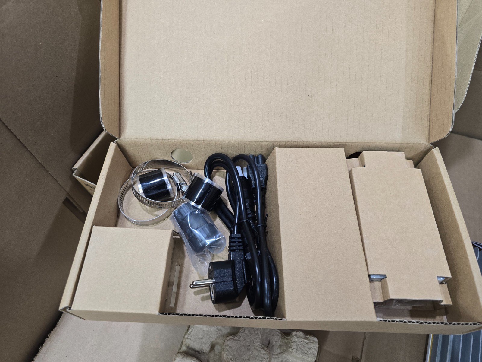 New Mimosa A5C Access Point MU-MIMO 4x4 Gigabit AP IP67 5.15 - 6.2 GHz 500+ Mbps