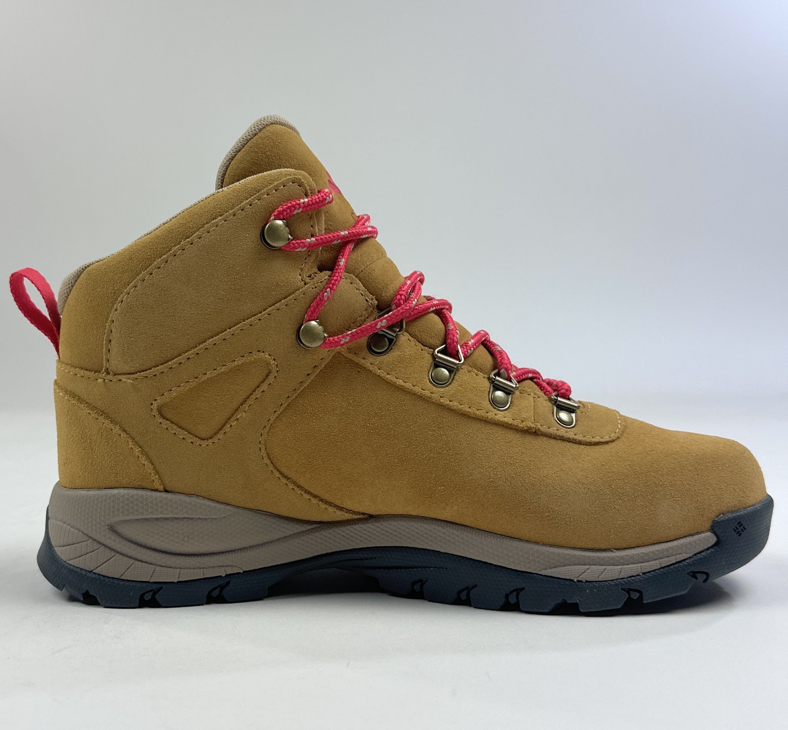 Columbia Yoncalla Suede Womens Size 9.5 Brown Hiking Boots Waterproof YL0758-373