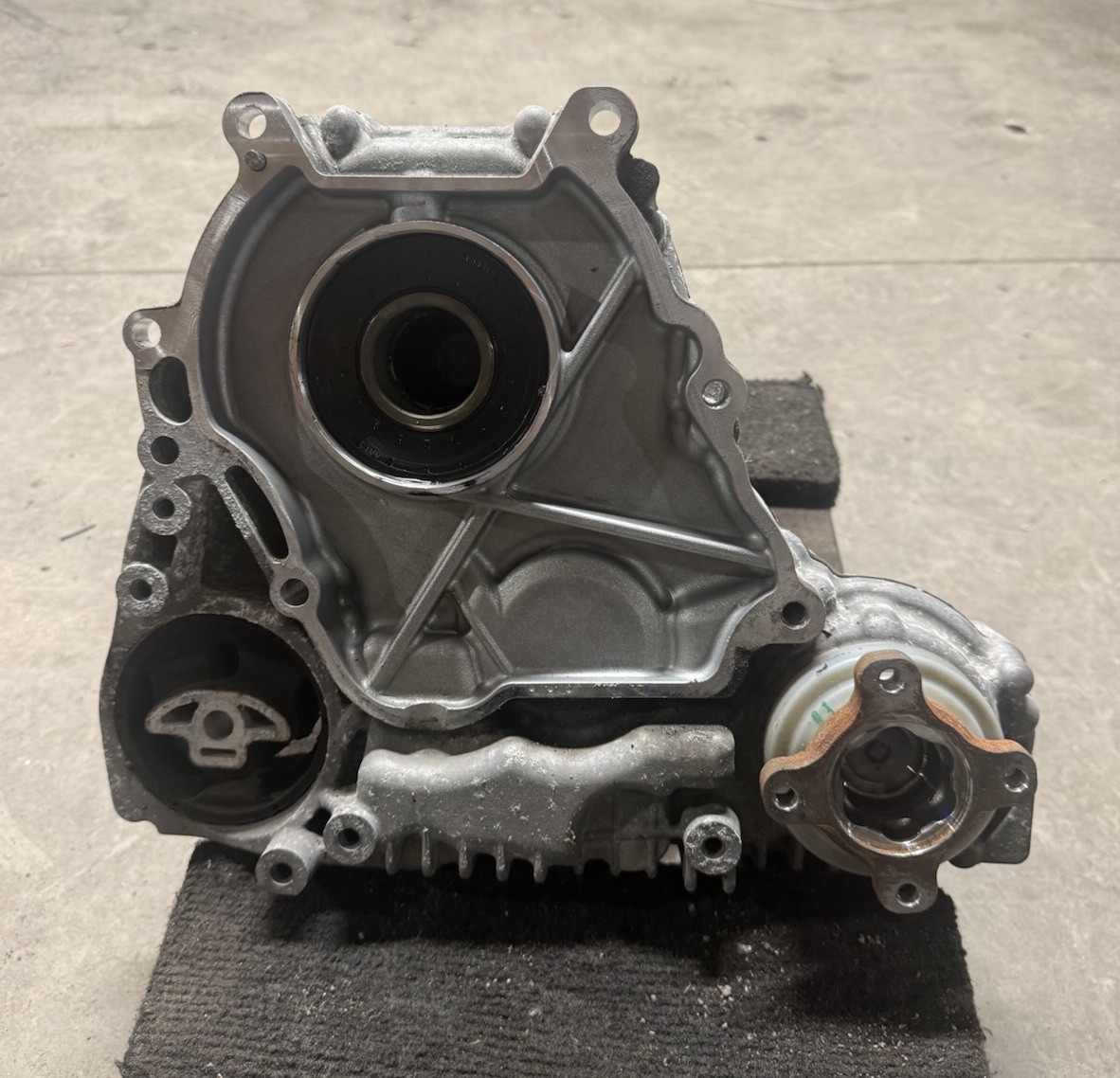 2013-2015 BMW E84 X1 2.0L N20 ATC35L Transmission Transfer Case OEM W/motor