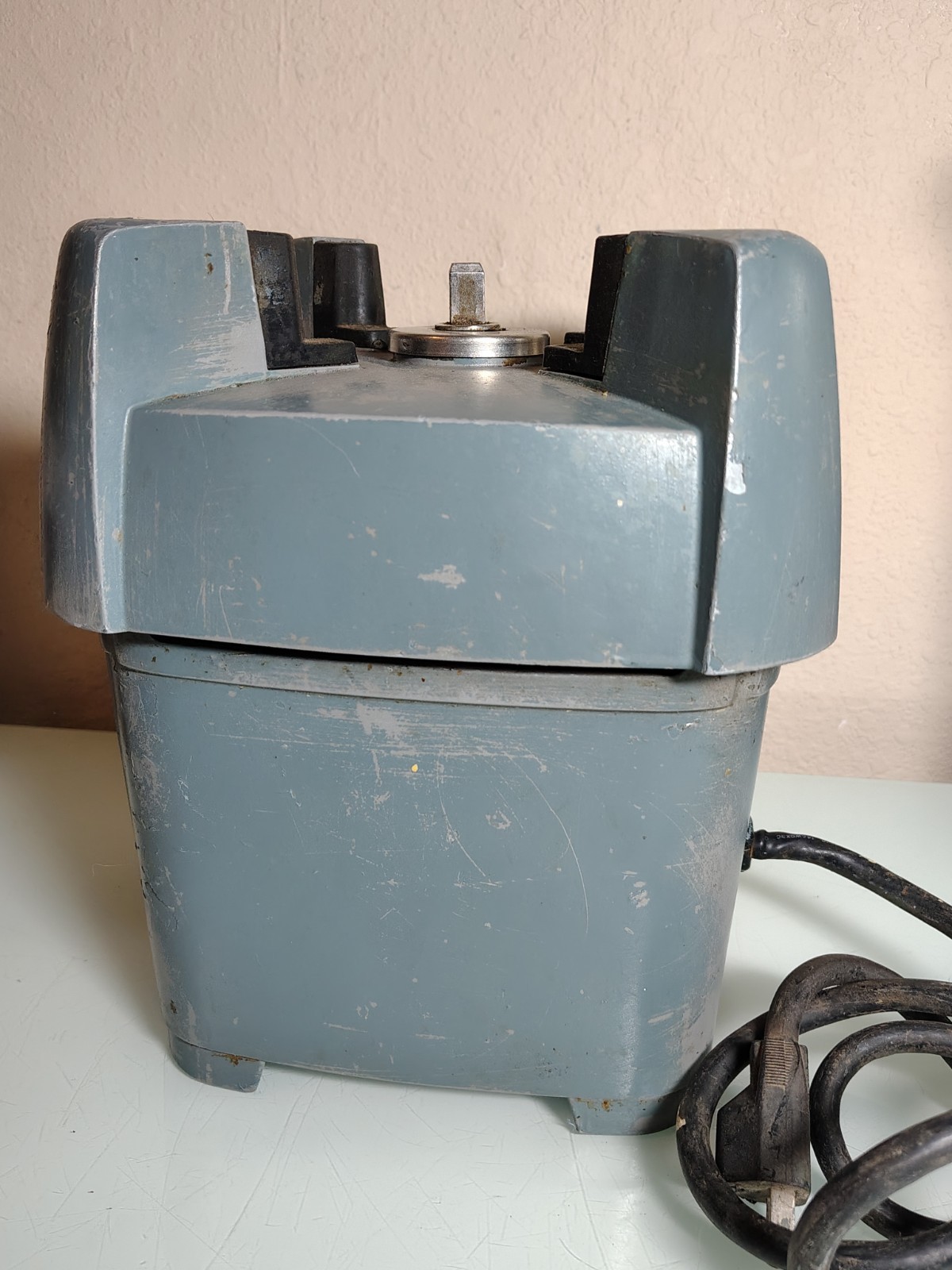 Waring Blender CB6 115 Volts Model 34BL22 Used - Needs Rubber Legs/Pads