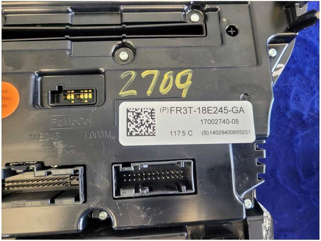 2015 Ford Mustang GT S550 Info-GPS-TV Screen Front Nav Receiver Faceplate 2709