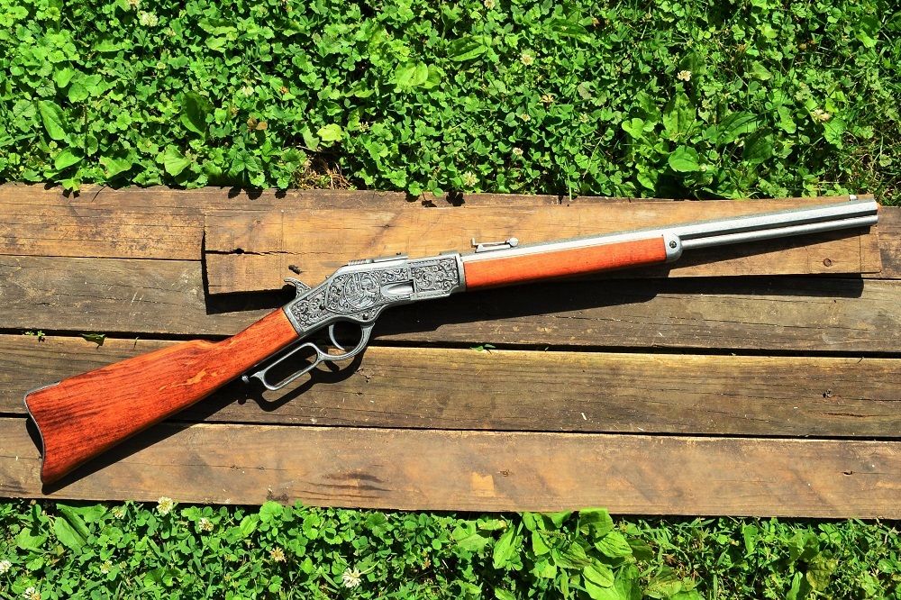 Winchester M1873 Engraved Lever Action Rifle - 1873 - Non-Firing Denix Replica