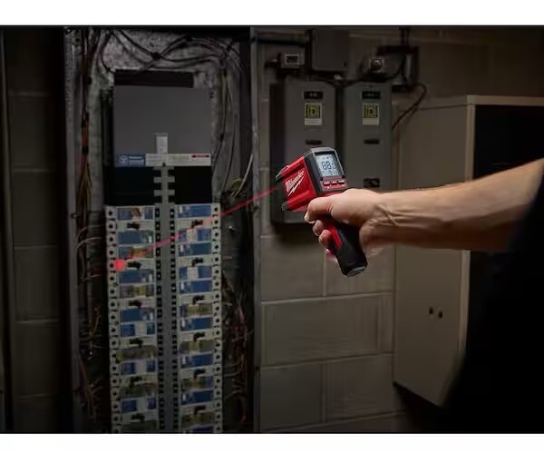 Milwaukee 2268-20 12:1 INFRARED TEMP GUN With 9V Battery New With Tags NWT