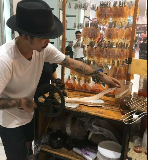 Small Thai Hand Cranked Dried Squid Grinder Axis Brass Thai Traditional Style