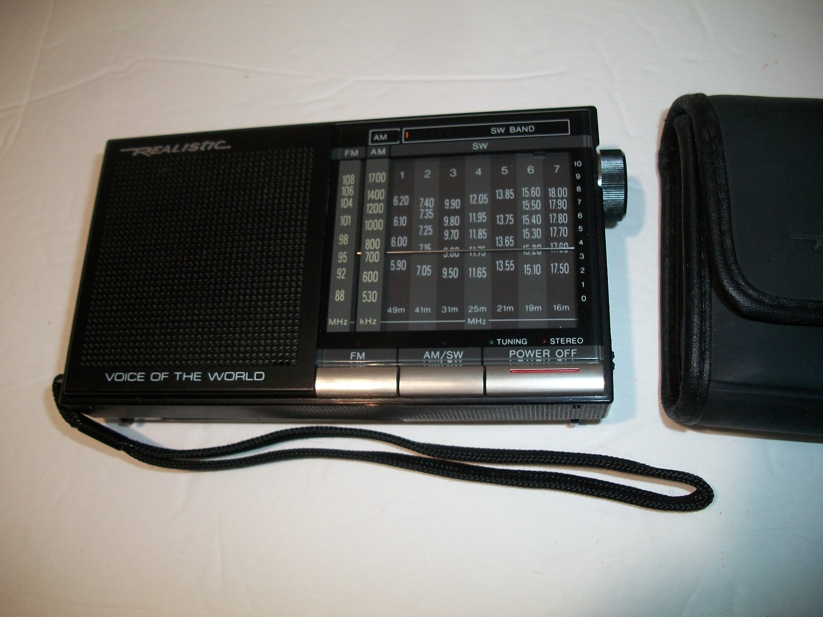 REALISTIC DX-342 VINTAGE AM FM SW RADIO with CASE