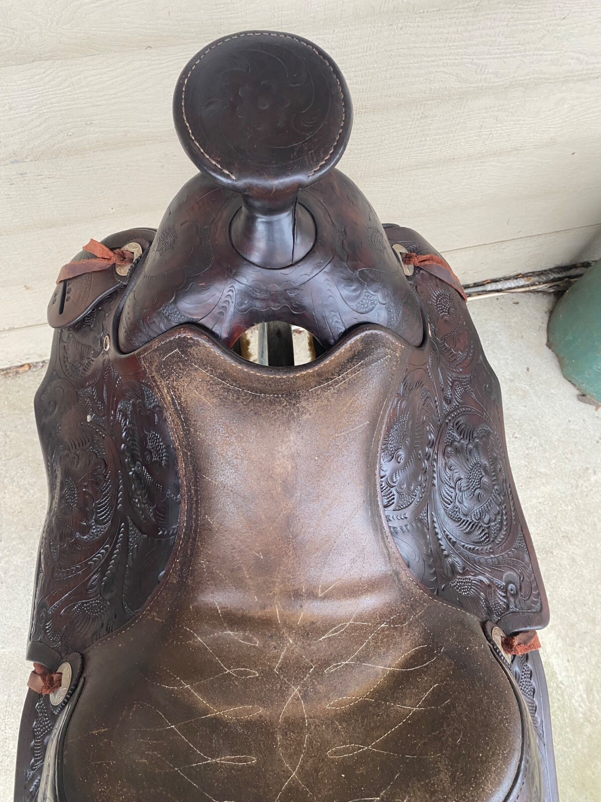 Used/Vintage 1960's G. H. Vaught 15" tooled leather Western saddle US made