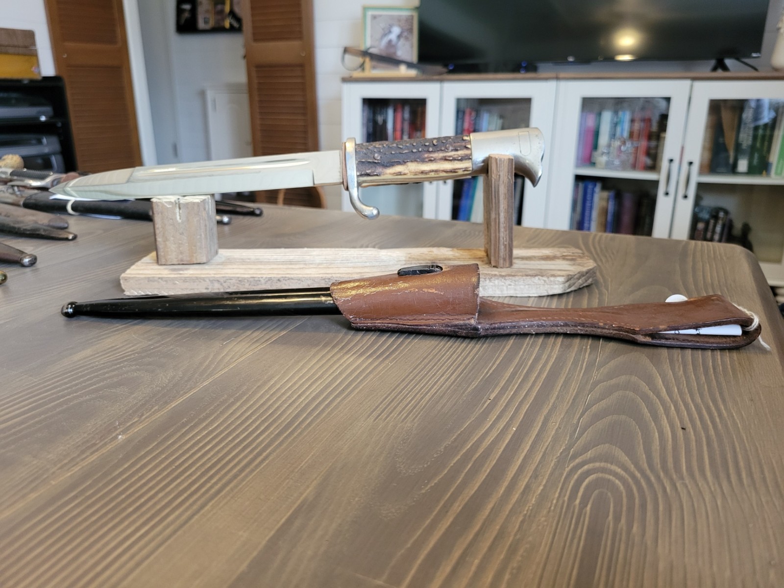 OUTSTANDING WWII German K98 Stag Handle Bayonet w/Brown Frog