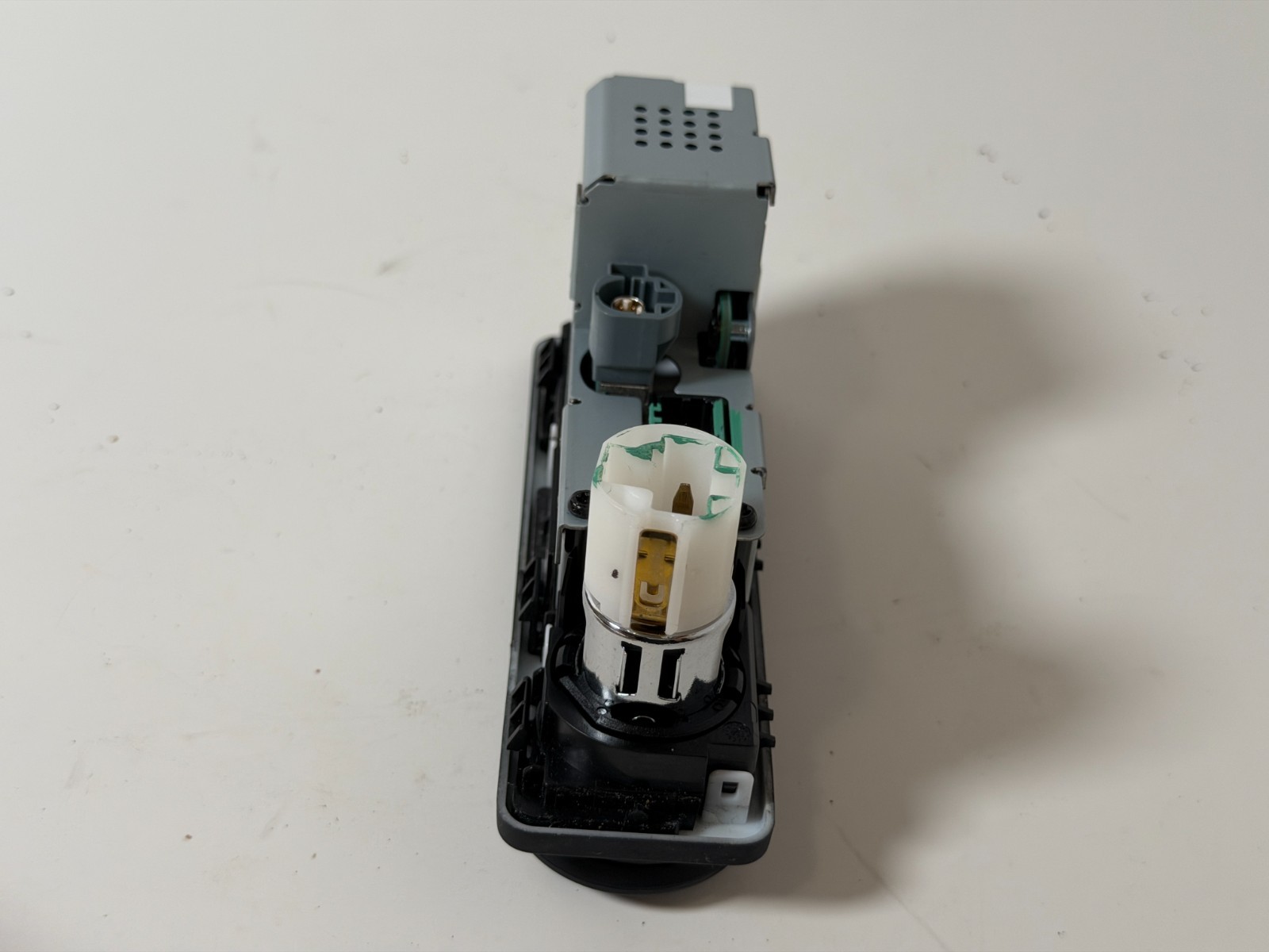 2019 LAND ROVER RANGE ROVER VELAR USB PORT MODULE | OEM JPLA-19E110-BB