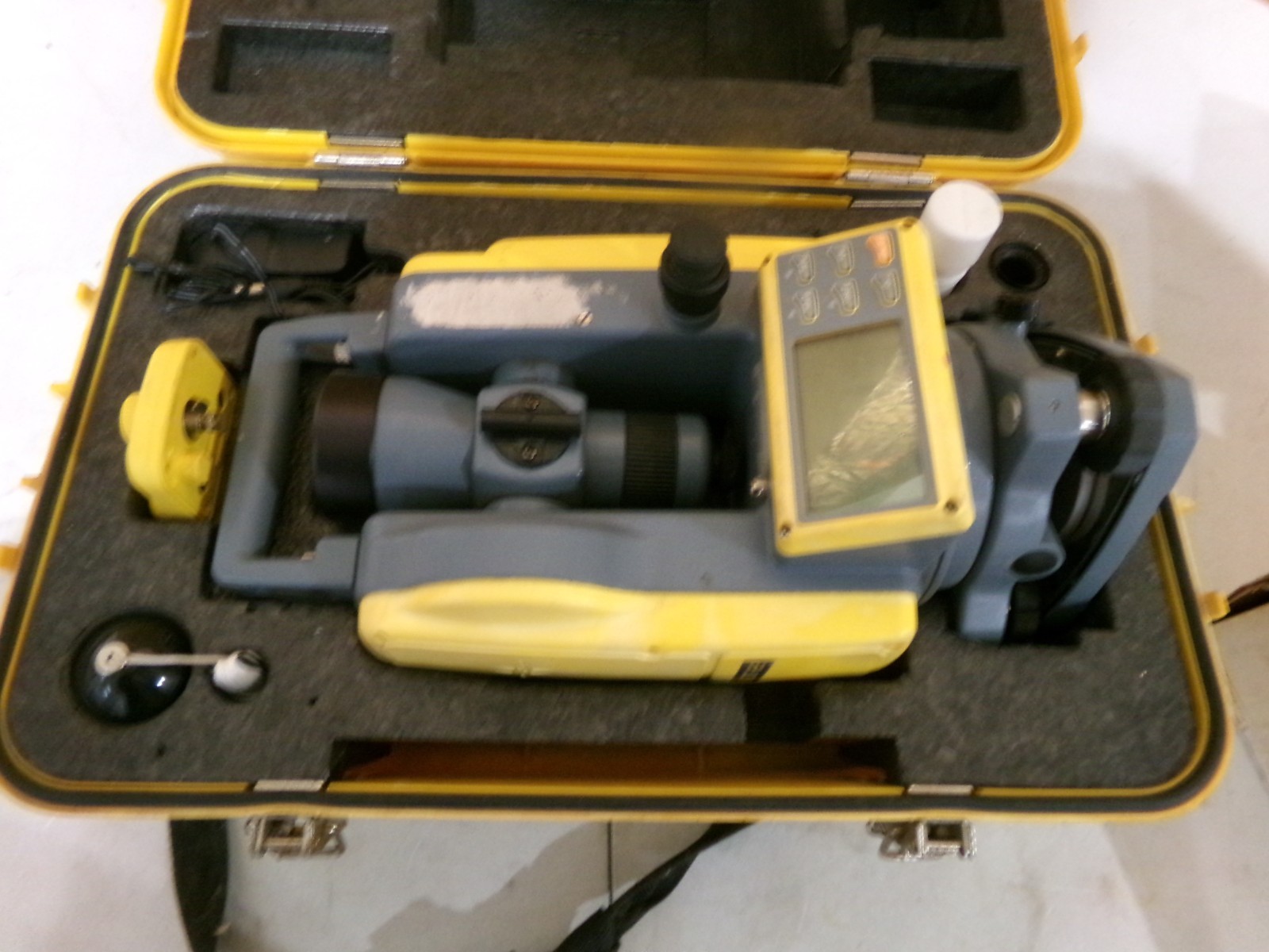 SPECTRA PRECISION DET-2 THEODOLITE WITH CASE