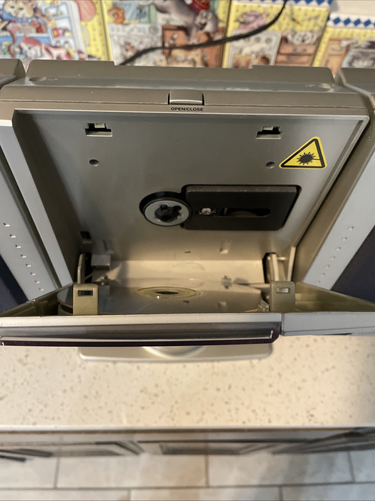 *READ* Sharper Image SO226 Vertical CD Player AM/FM Radio Vintage No Remote