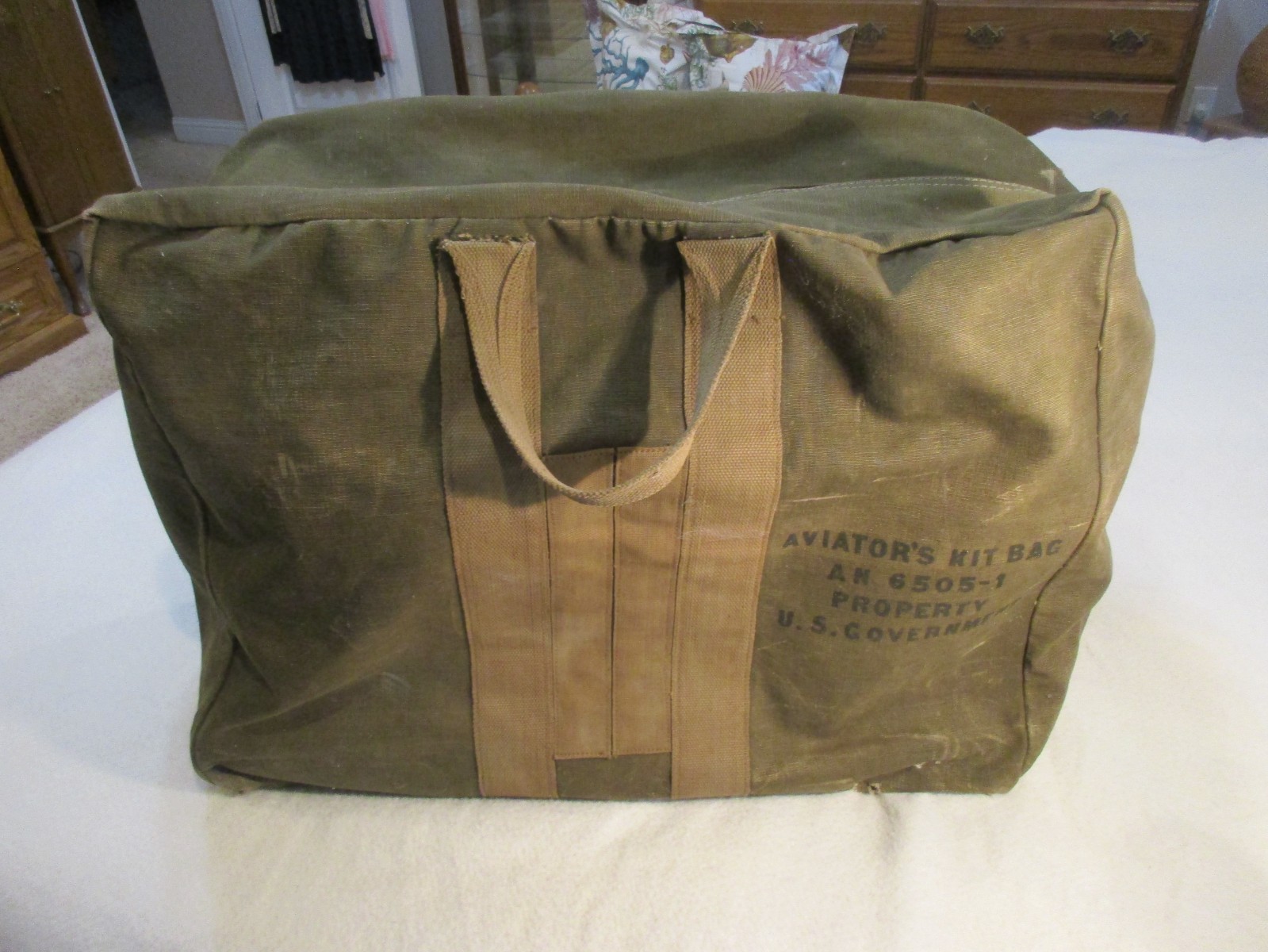 U.S.N.R. NAMED AVIATORS KIT BAG AN 6505-1 U.S. GOVERNMENT MILITARY