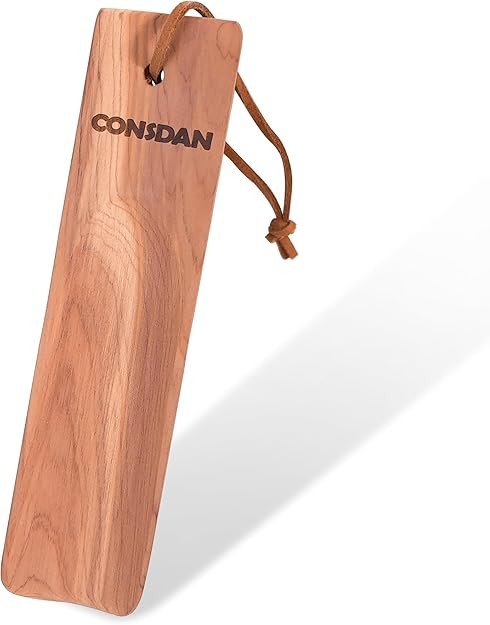 CONSDAN Shoe Horn | USA Grown Solid Cedar Wood Shoe Horn