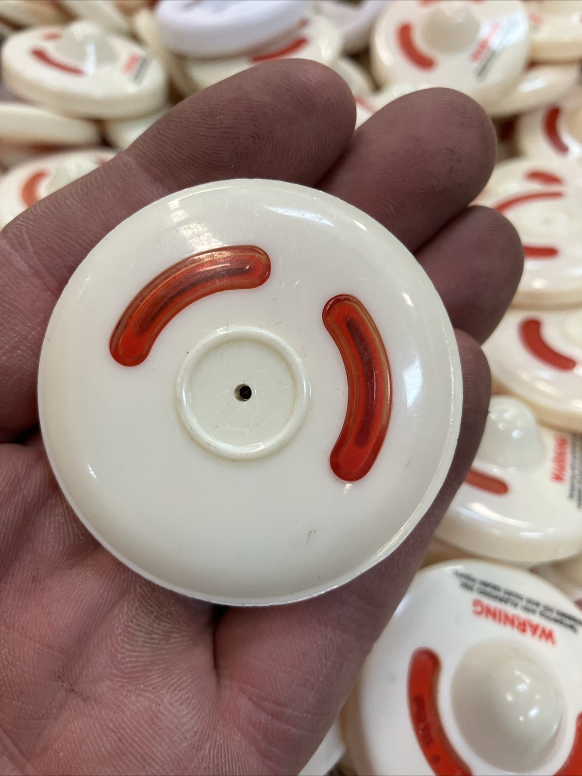 Lot Of 100 USS Security Ink Clothing Tags, Anti-Theft Pins for Retail Store Used