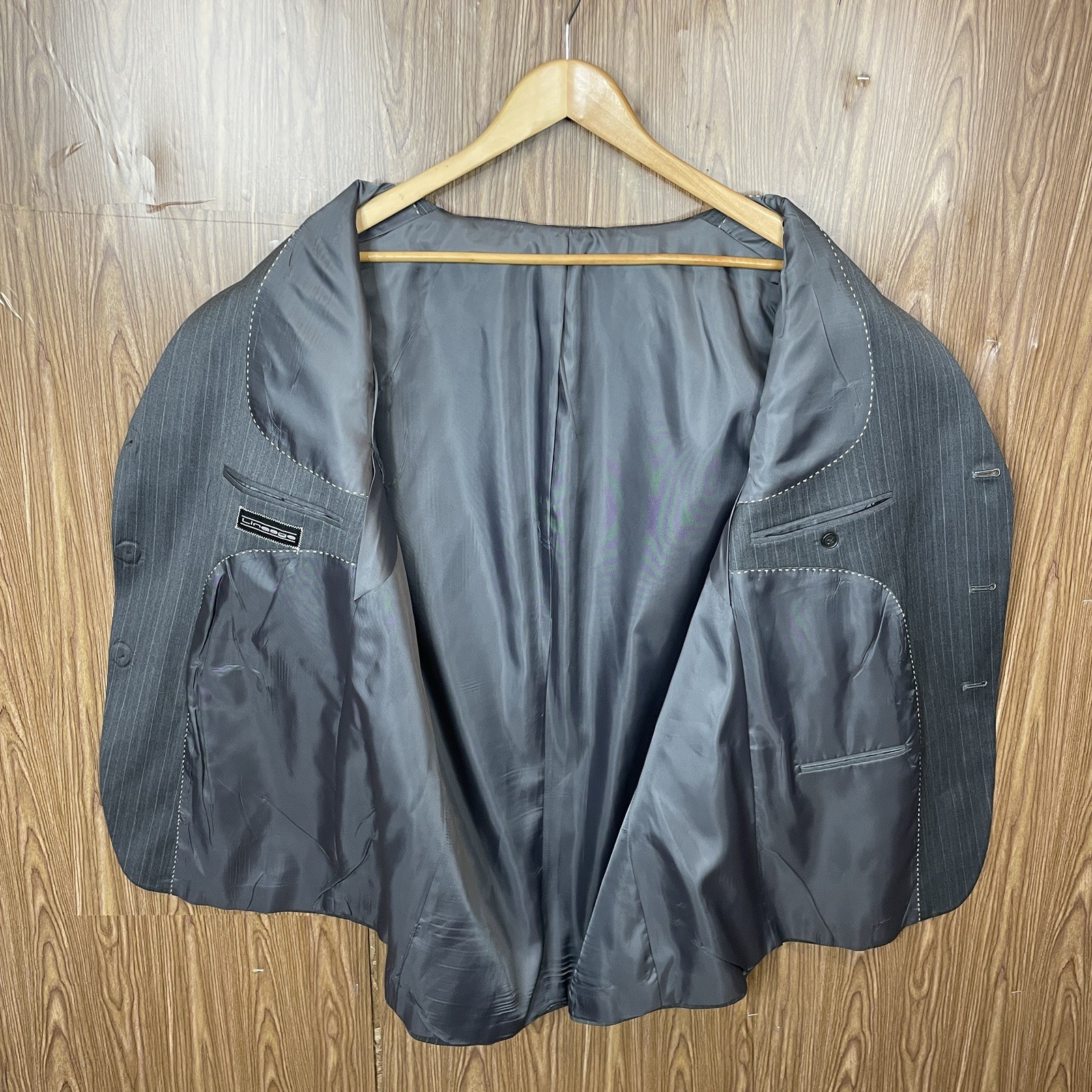 Lineage 2 Piece Suit Mens 44R 38x28 Gray Striped Wool Three Buttons Pants