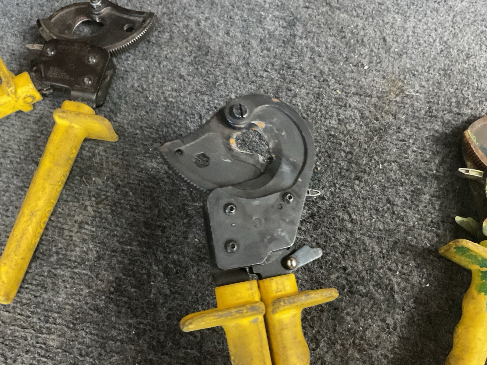 Lot of 3 Klein Tools Ratcheting Cable Cutters 63607 Moving Blade Klein