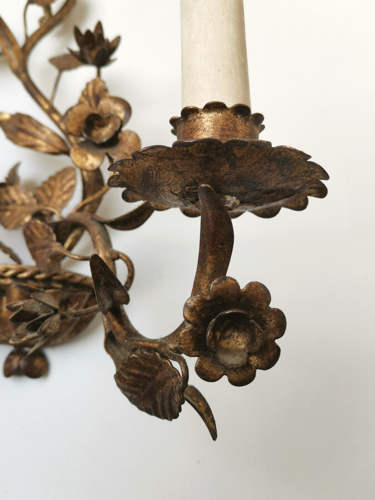 ANTIQUE ITALIAN GILT TOLE WALL SCONCE 2 LIGHTS FIXTURE VINTAGE 1950's TOLEWARE