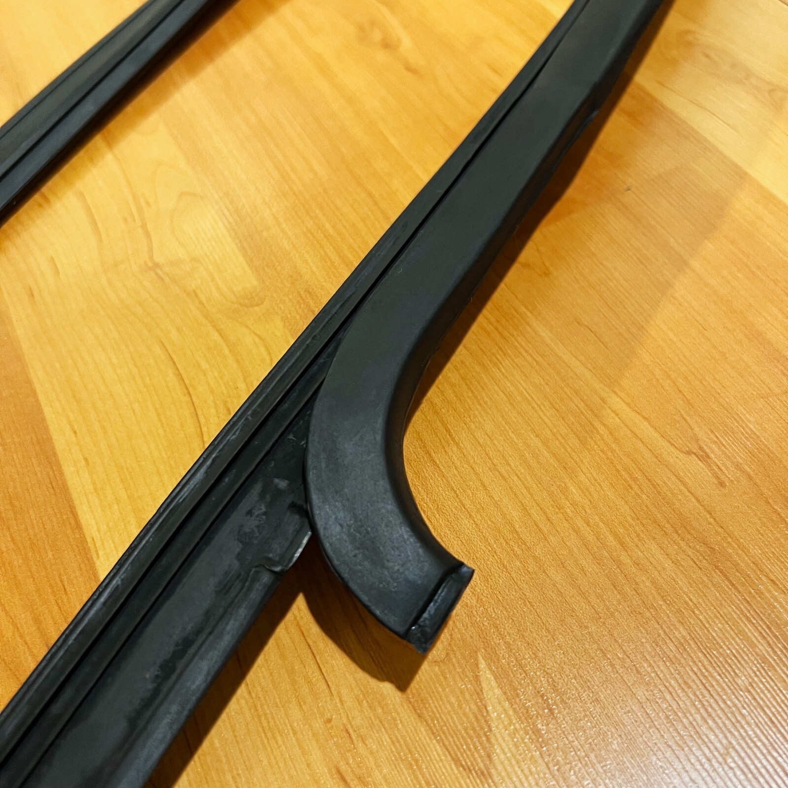 88-97 for Toyota Hilux LN85 Pickup Truck door window glass run channel felt seal