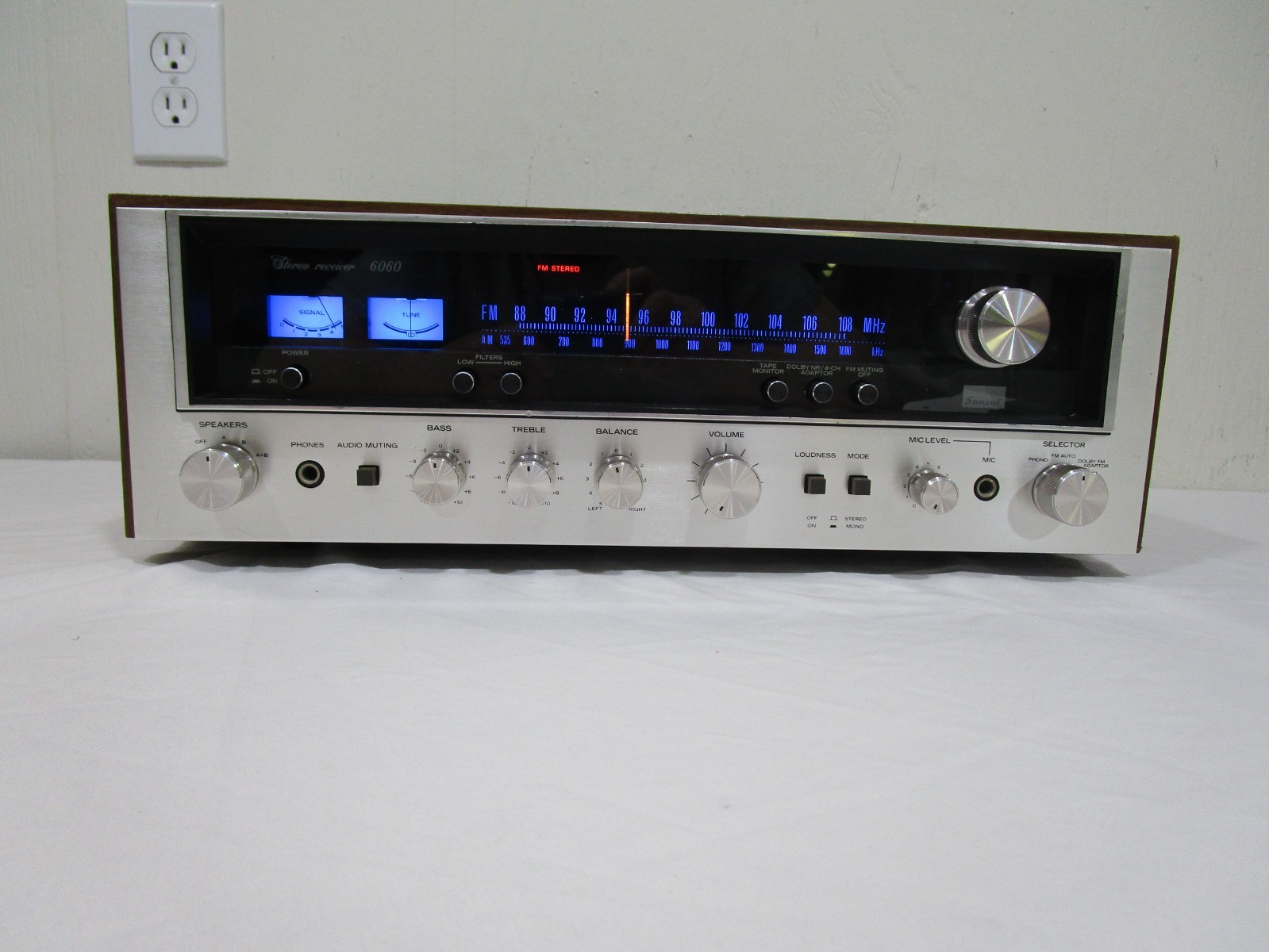 Nice Sansui 6060 Stereo Receiver w/ LED Upgraded Lamps ------------------- Cool!