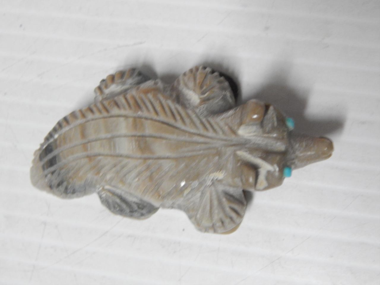 X FINELY CARVED VINTAGE ZUNI INDIAN STONE OTTER / BEAVER FETISH TURQUOISE EYES