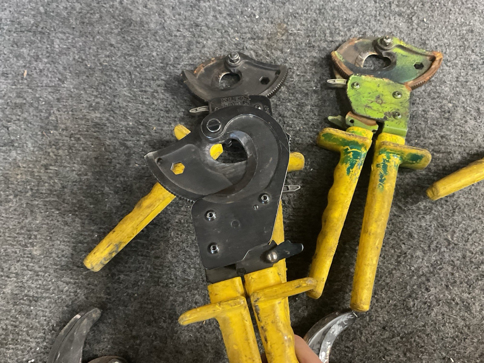 Lot of 3 Klein Tools Ratcheting Cable Cutters 63607 Moving Blade Klein