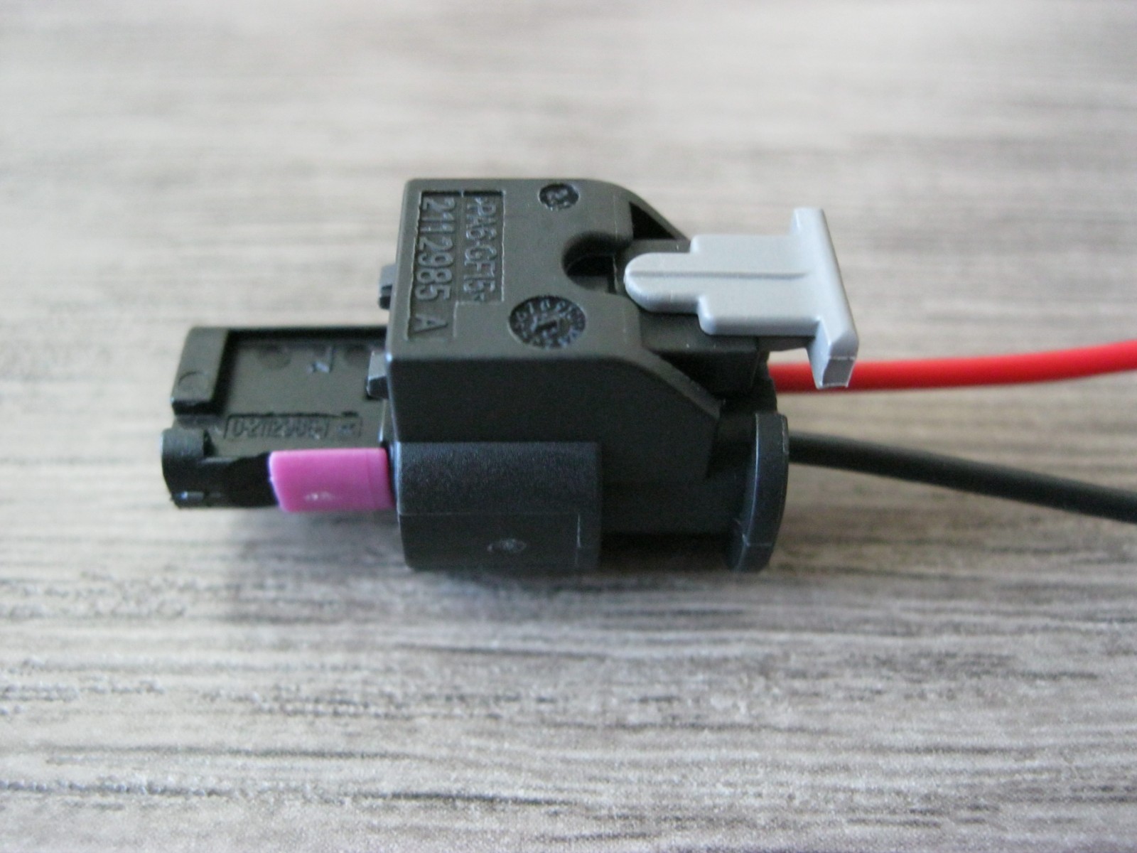 For Tesla Model 3, S, X , Y Pedestrian Warning Speaker Connector Pigtail Plug