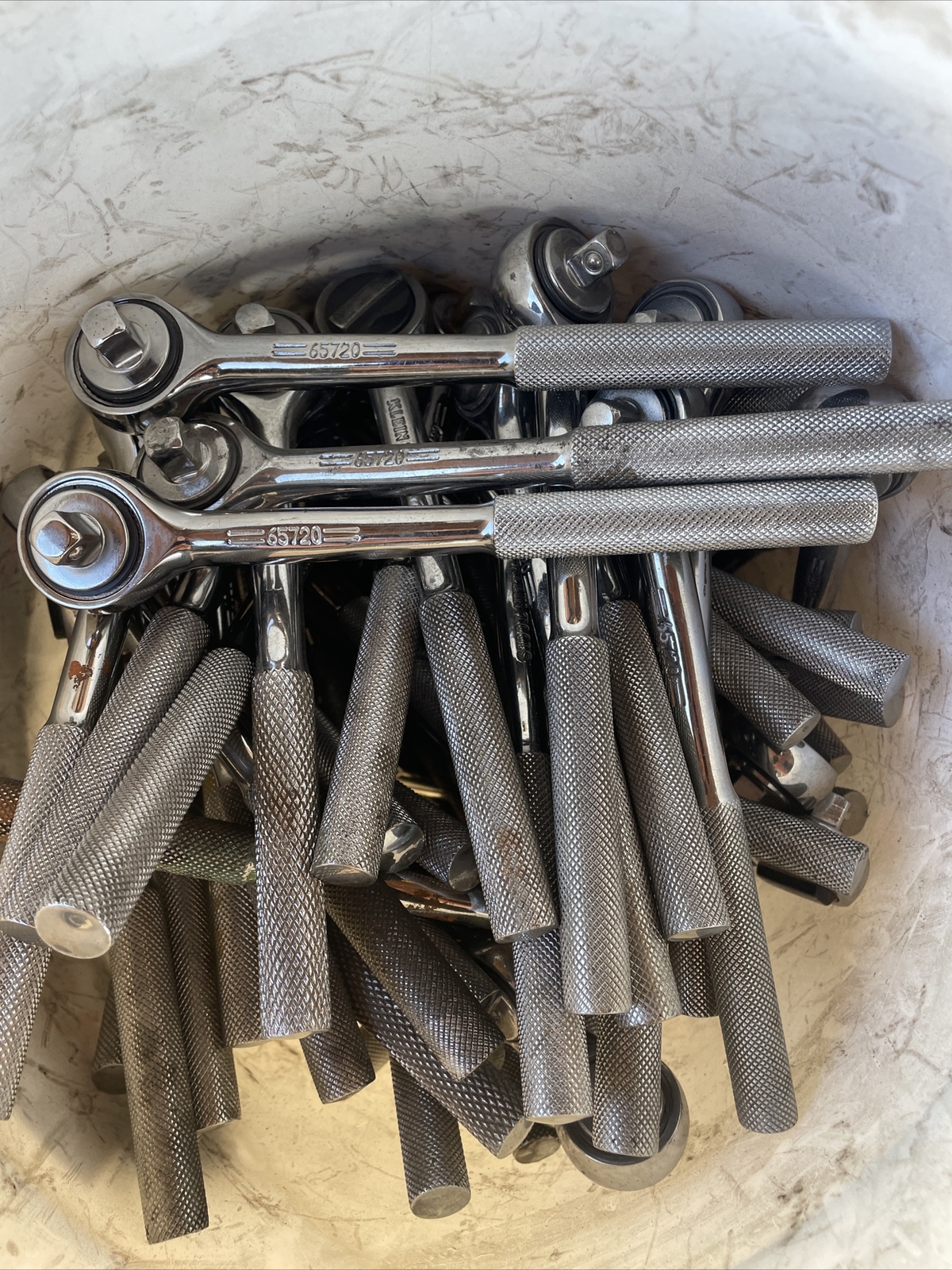 KLEIN Tools 65720 Round-Head Ratchet Wrench 3/8" Drive.