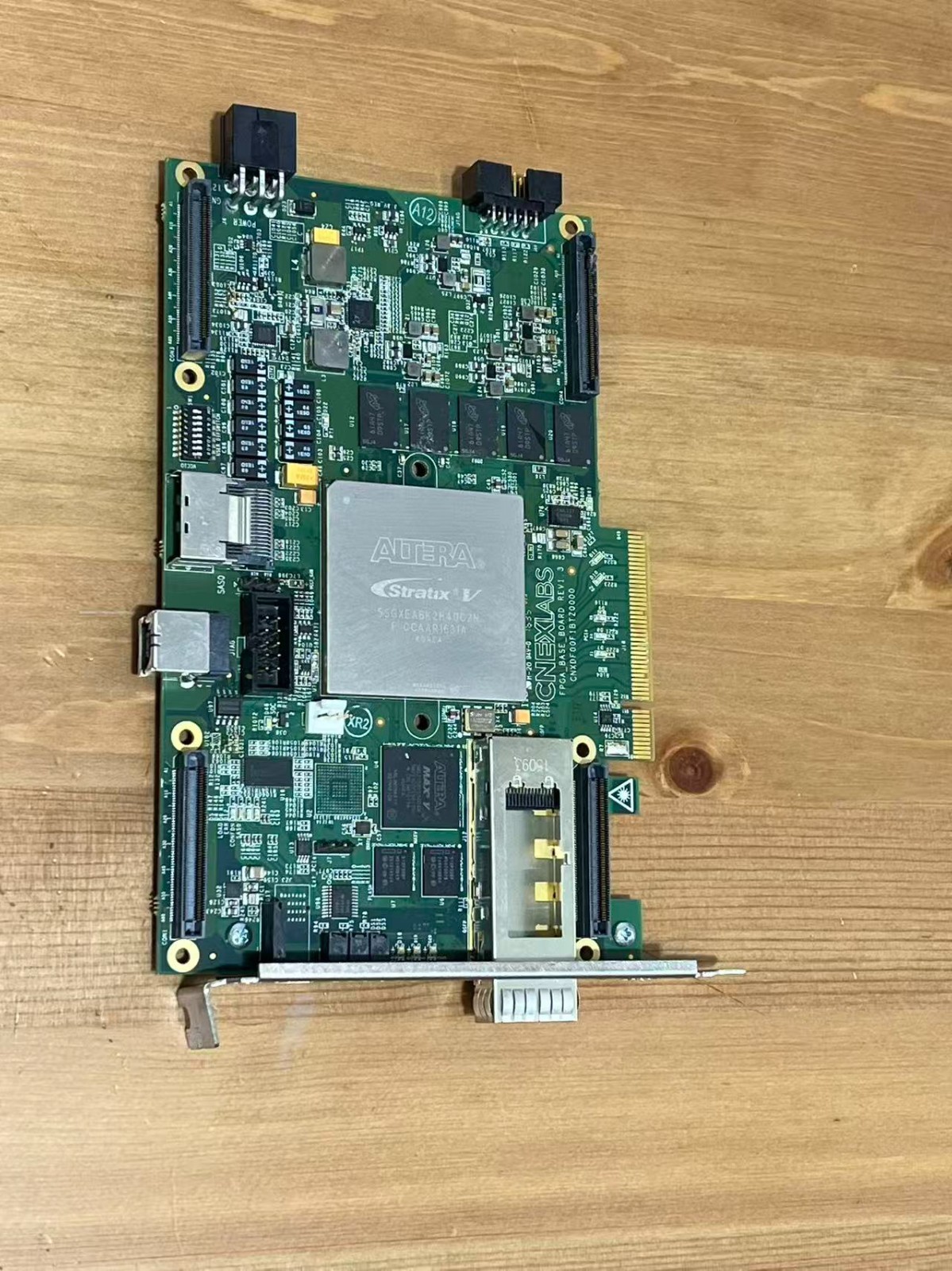 Altera Stratix V FPGA 5SGXEABK2H40C2N FPGA accelerator card,PCIe interface