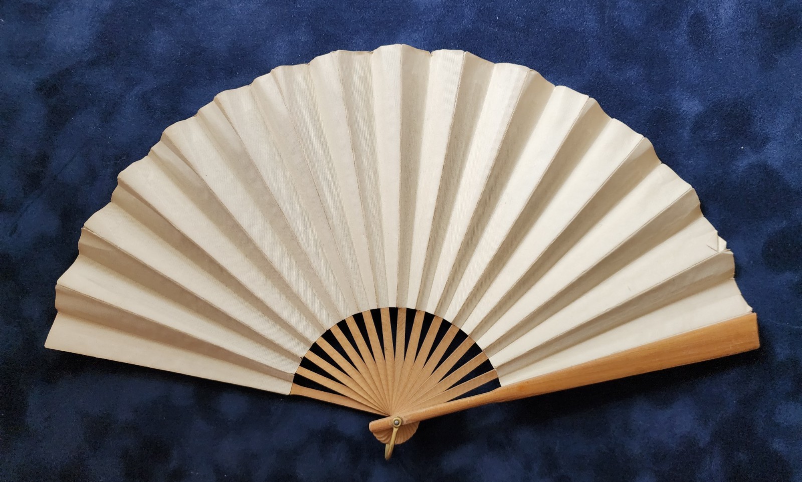 Antique The Happy Chevalier Maurice Leloir advertising hand fan