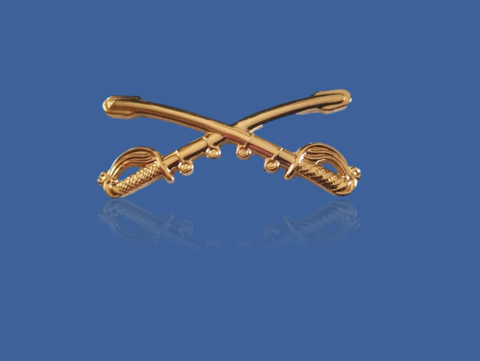 U.S MILITARY CAVALRY METAL HAT BADGE PIN CROSSED SABERS SWORDS LARGE PIN 2 1/4