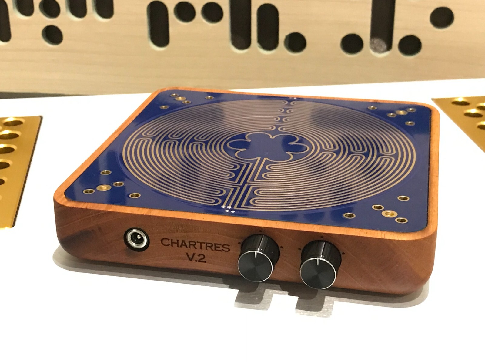 Schumann CHARTRES V.2 Resonator