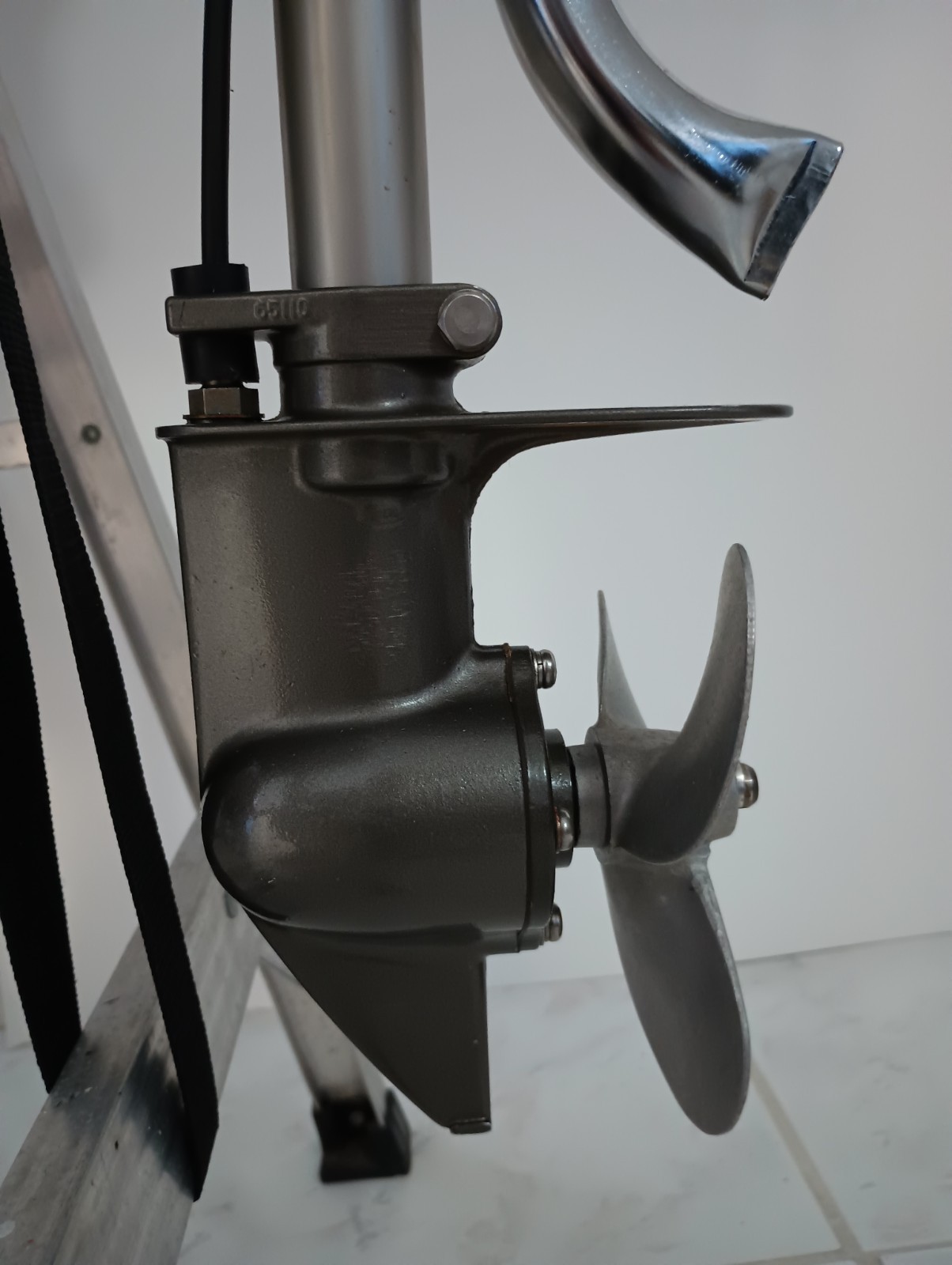 2.7hp cruise n carry outboard