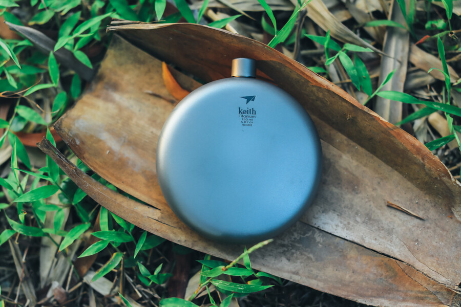 Keith Titanium Ti9302 Round Flask with Funnel - 5.0 fl oz (Shipped from USA)